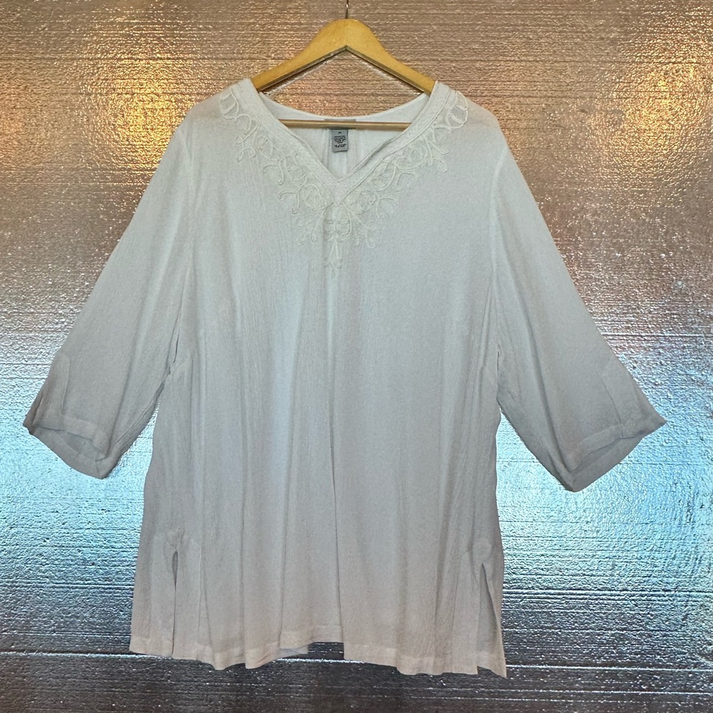 Cathrine’s Elegant White Women's V-neck Tunic Top 2X